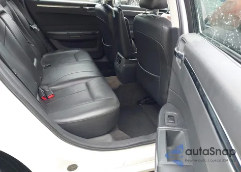 2008 Chrysler 300 Touring z USA, uszkodzony, nr VIN 2C3KA53G28H255689